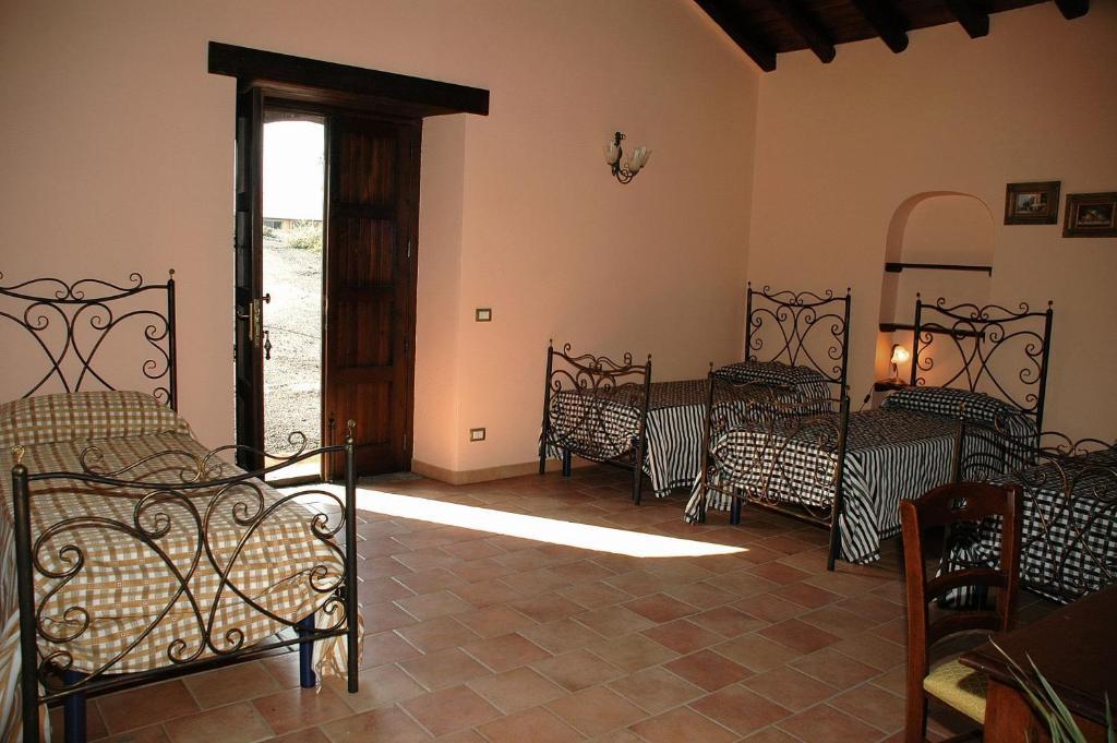 Agriturismo Borgo San Nicolao รานดัซโซ ภายนอก รูปภาพ